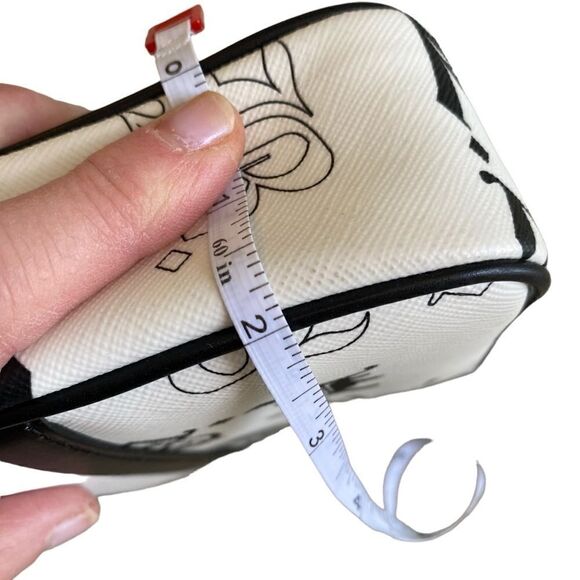 🌟🌟 HOST PICK🌟🌟 NWOT L.A.M.B. Clutch Purse - Picture 4 of 8